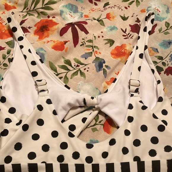 Juniors' Swim Swimsuit Women's Polka Dot & Stripe One-Piece Swimsuit| Sz XL - Picture 8 of 10